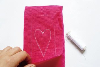 創(chuàng)意DIY無紡布袋小玩意步驟1