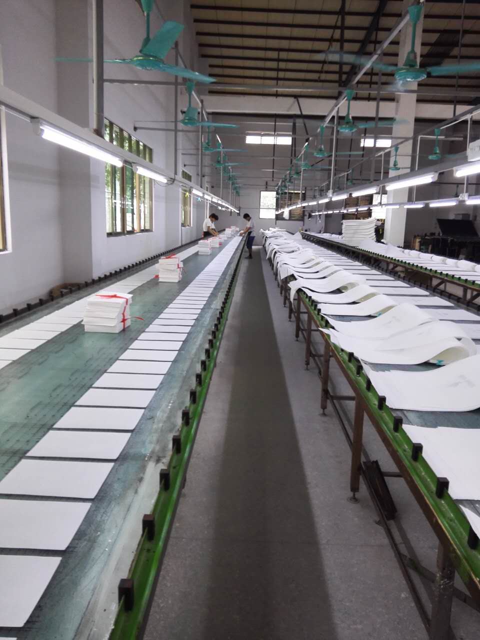 雄緯環(huán)保袋絲印走臺(tái)