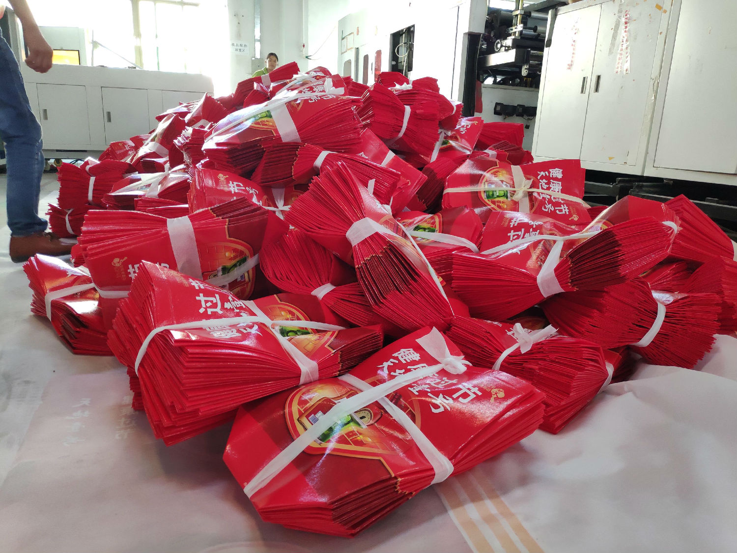 天地壹號無紡布袋成品待打包貨堆 天地壹號無紡布袋成品待打包貨堆