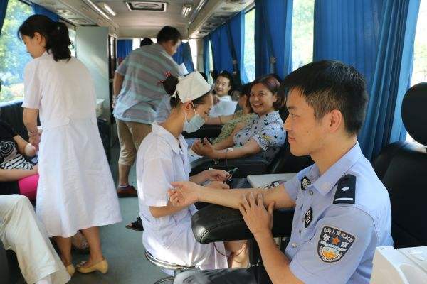 獻(xiàn)血危害健康？廣州獻(xiàn)血屋廠家為您辟謠 02