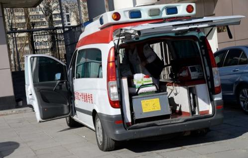 救護(hù)車(chē)生產(chǎn)廠家簡(jiǎn)析車(chē)內(nèi)的醫(yī)療配置有哪些？