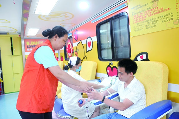 愛心獻(xiàn)血屋獻(xiàn)血前需要注意什么？生產(chǎn)廠家告訴你這三點(diǎn)非常重要