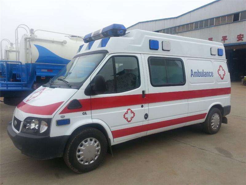 救護車和醫(yī)療車有什么區(qū)別？救護車廠家專業(yè)為你解答。01