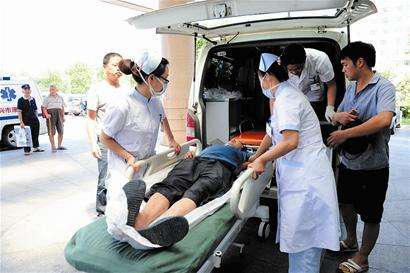 千里護(hù)送，轉(zhuǎn)運(yùn)救護(hù)車帶動(dòng)救護(hù)車廠家發(fā)展01